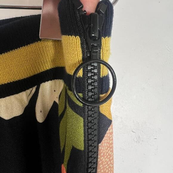 NEW! Farm Rio Calla Flared Retro Floral Pants S Black Motif Retro Boho $148 - Picture 7 of 11